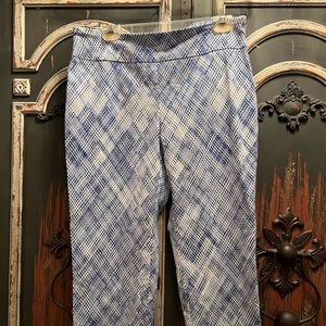 Attyre New York royal blue & white straight leg crop pant.
